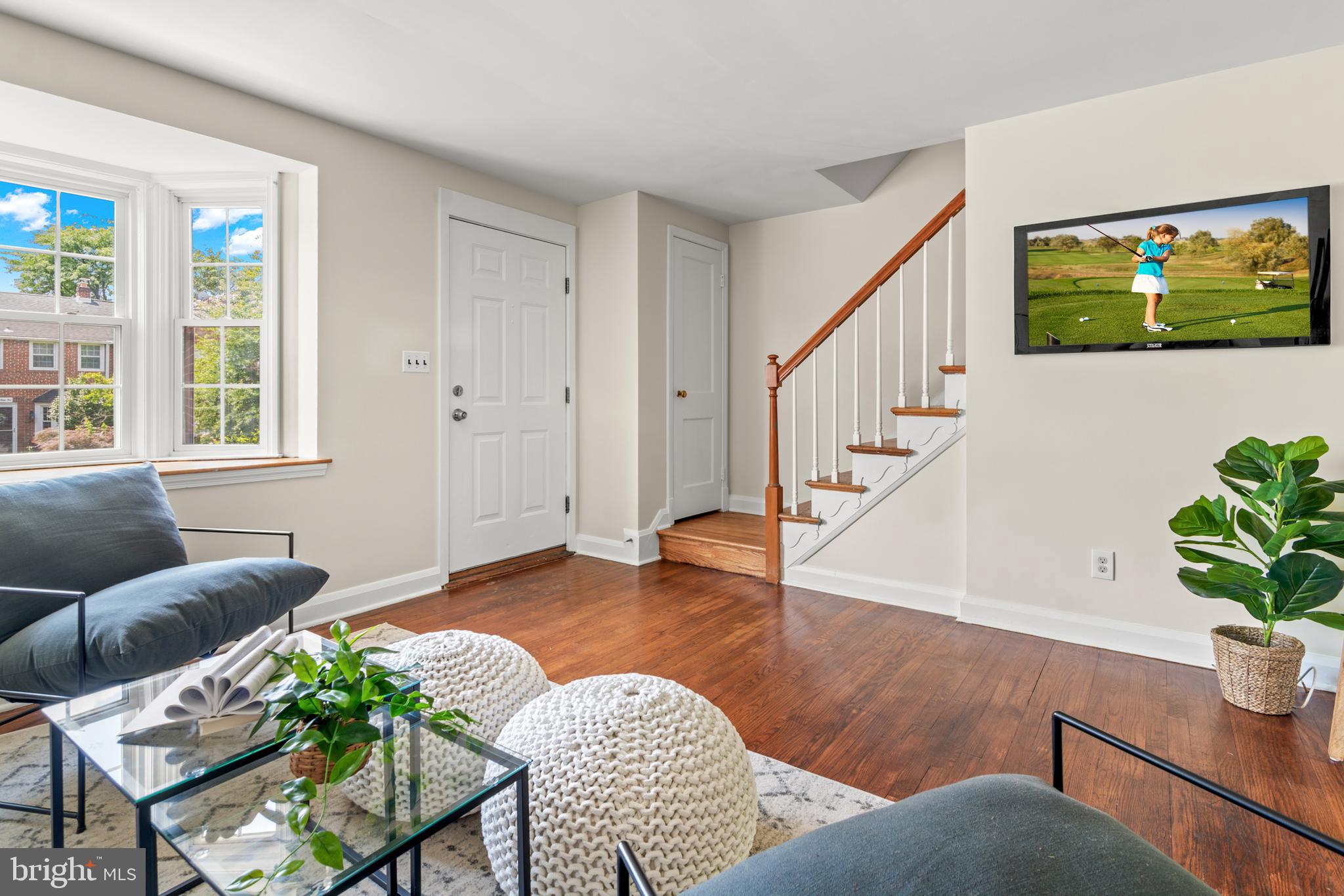 1644 Thetford Road Towson, MD 21286 - Photo 8 of 40 a living room with furniture potted plant and a window
