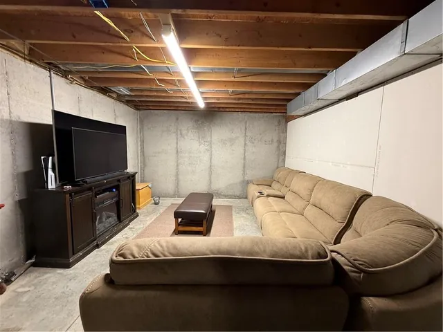 $450,000 | 24752 200th Street, Maryville, MO 64468