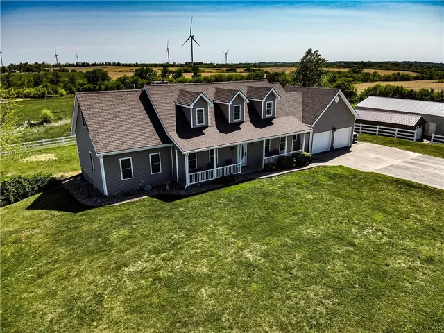 $450,000 | 24752 200th Street, Maryville, MO 64468