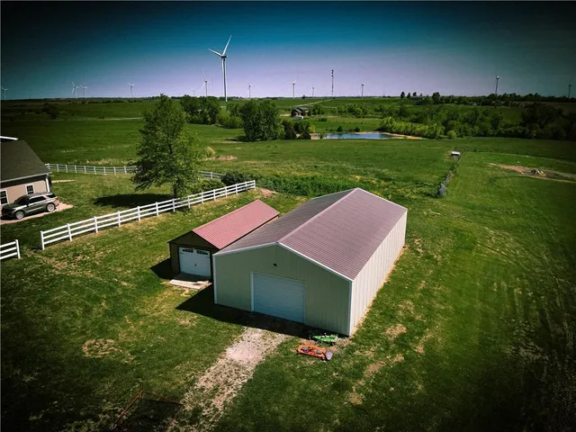 $450,000 | 24752 200th Street, Maryville, MO 64468