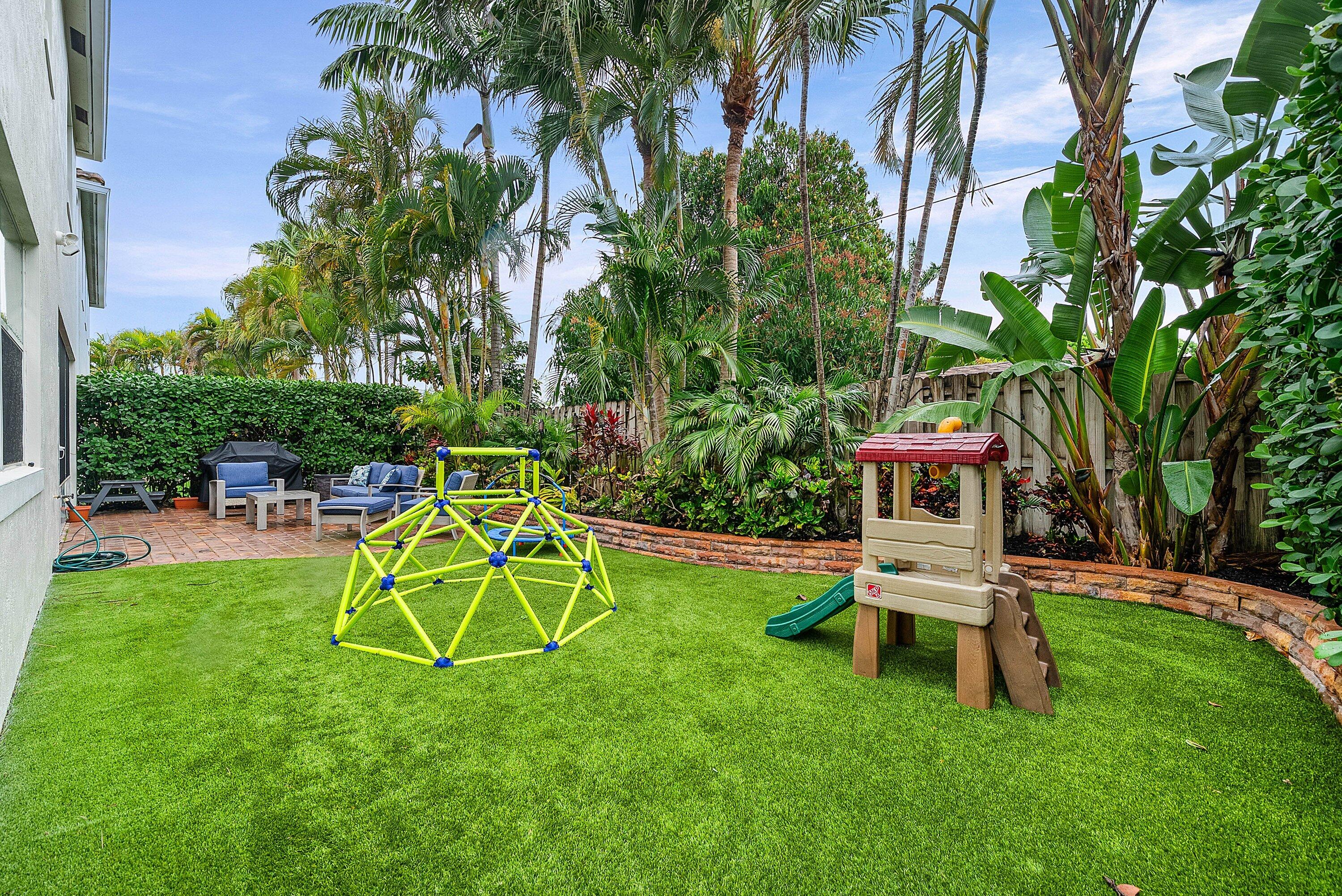 409 Francesca Ridge Road Boynton Beach, FL 33435 - Photo 31 of 41 Backyard