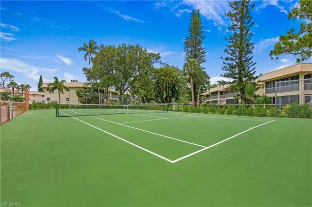 a view of a tennis court