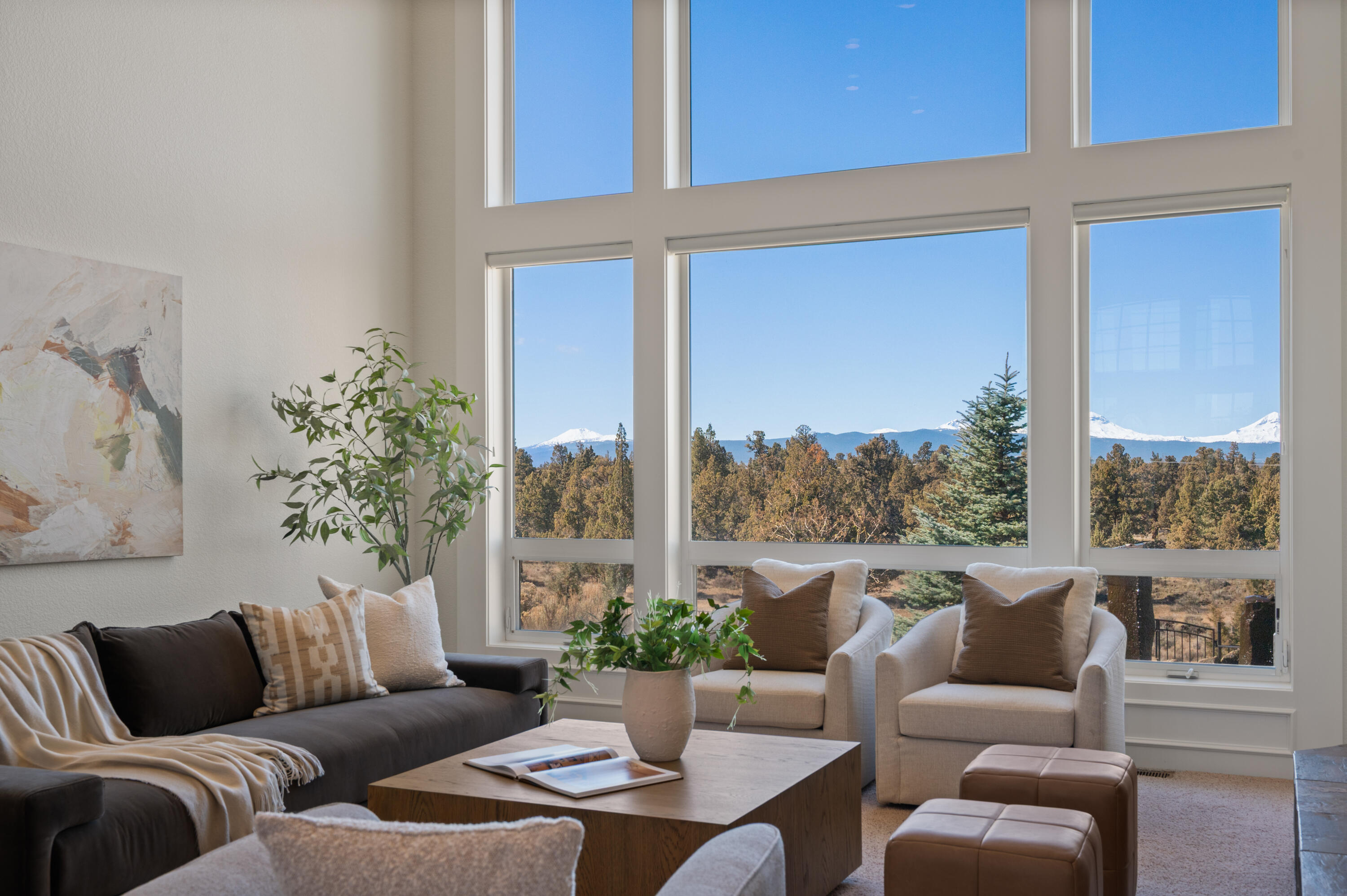 21450 Dale Road Bend, OR 97701 - Photo 8 of 75 Living Room