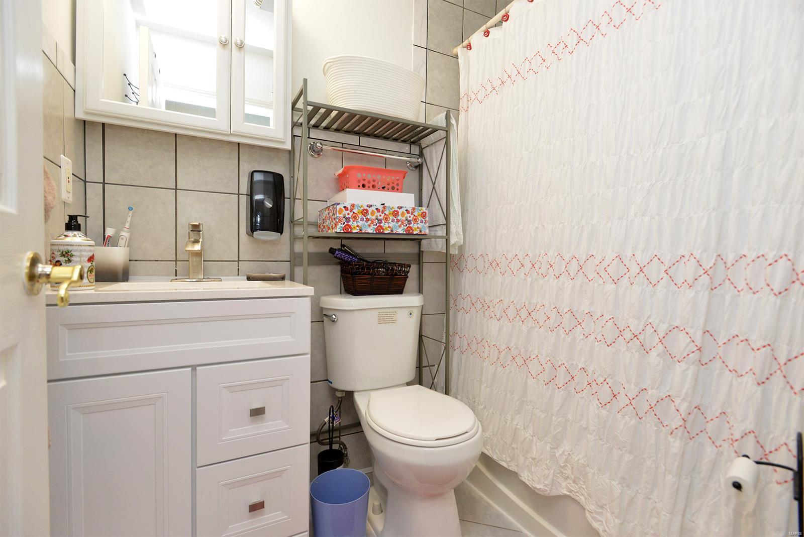 8629 MacKenzie Road St. Louis, MO 63123 - Photo 13 of 32 Gallery Image 13
