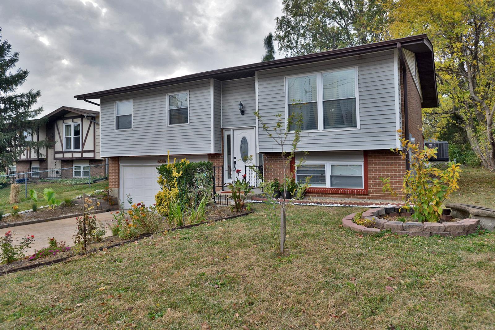 8629 MacKenzie Road St. Louis, MO 63123 - Photo 32 of 32 Gallery Image 32