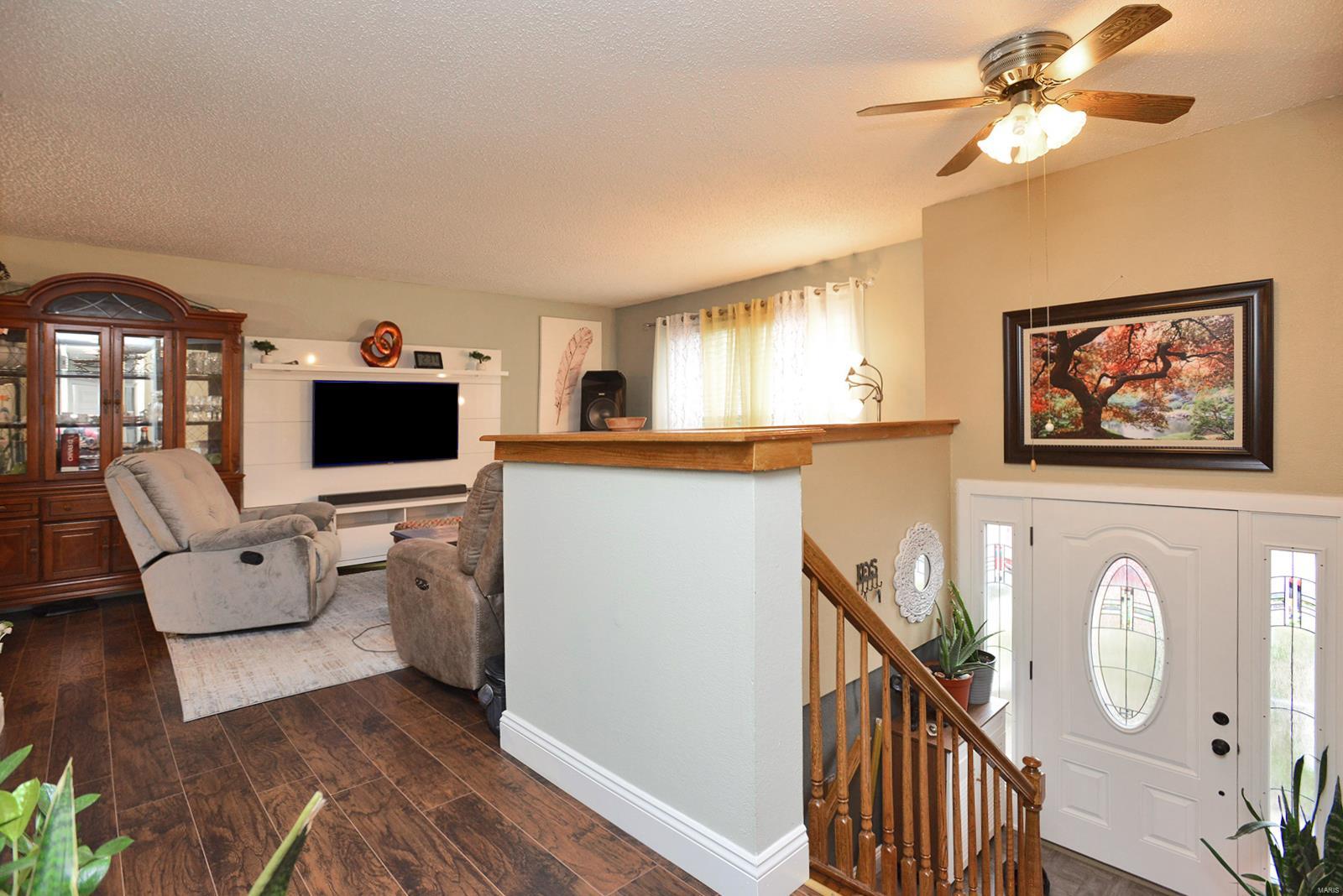 8629 MacKenzie Road St. Louis, MO 63123 - Photo 5 of 32 Gallery Image 5