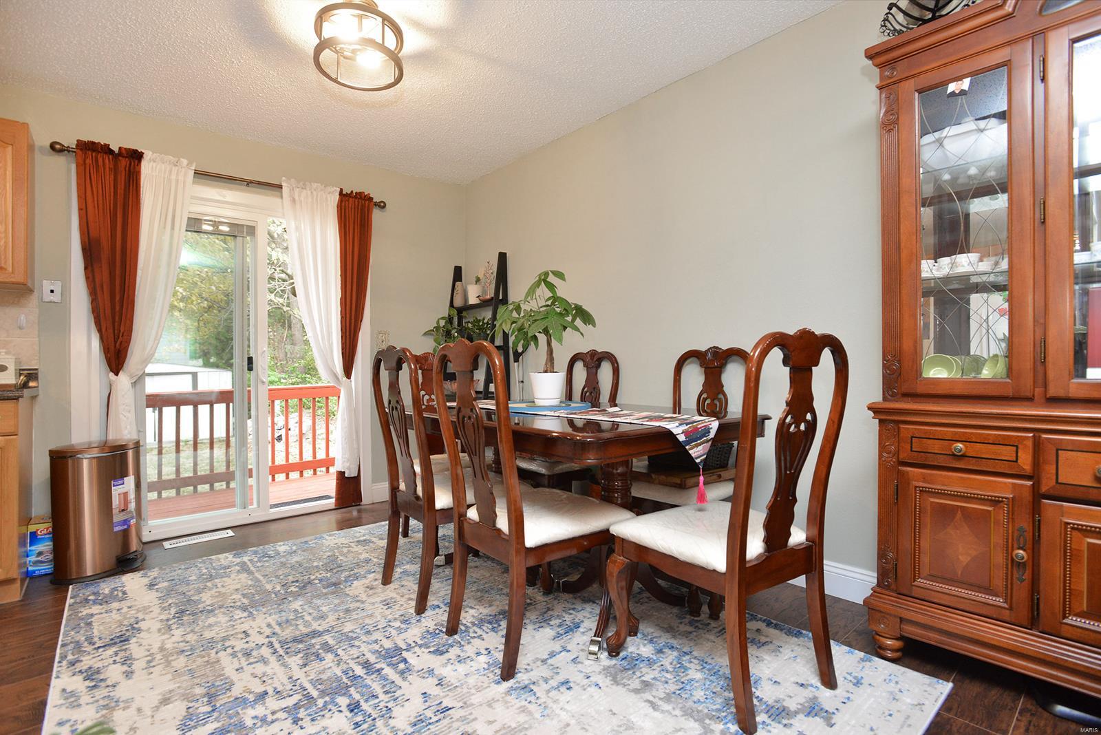 8629 MacKenzie Road St. Louis, MO 63123 - Photo 6 of 32 Gallery Image 6