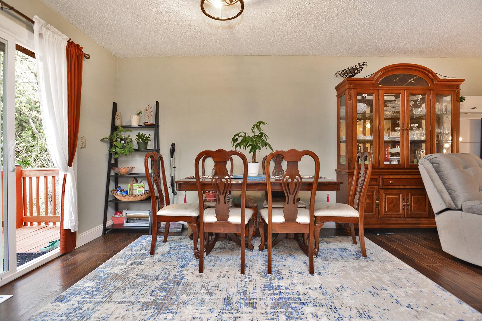 8629 MacKenzie Road St. Louis, MO 63123 - Photo 7 of 32 Gallery Image 7