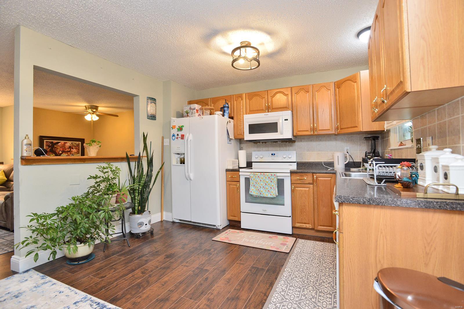 8629 MacKenzie Road St. Louis, MO 63123 - Photo 8 of 32 Gallery Image 8