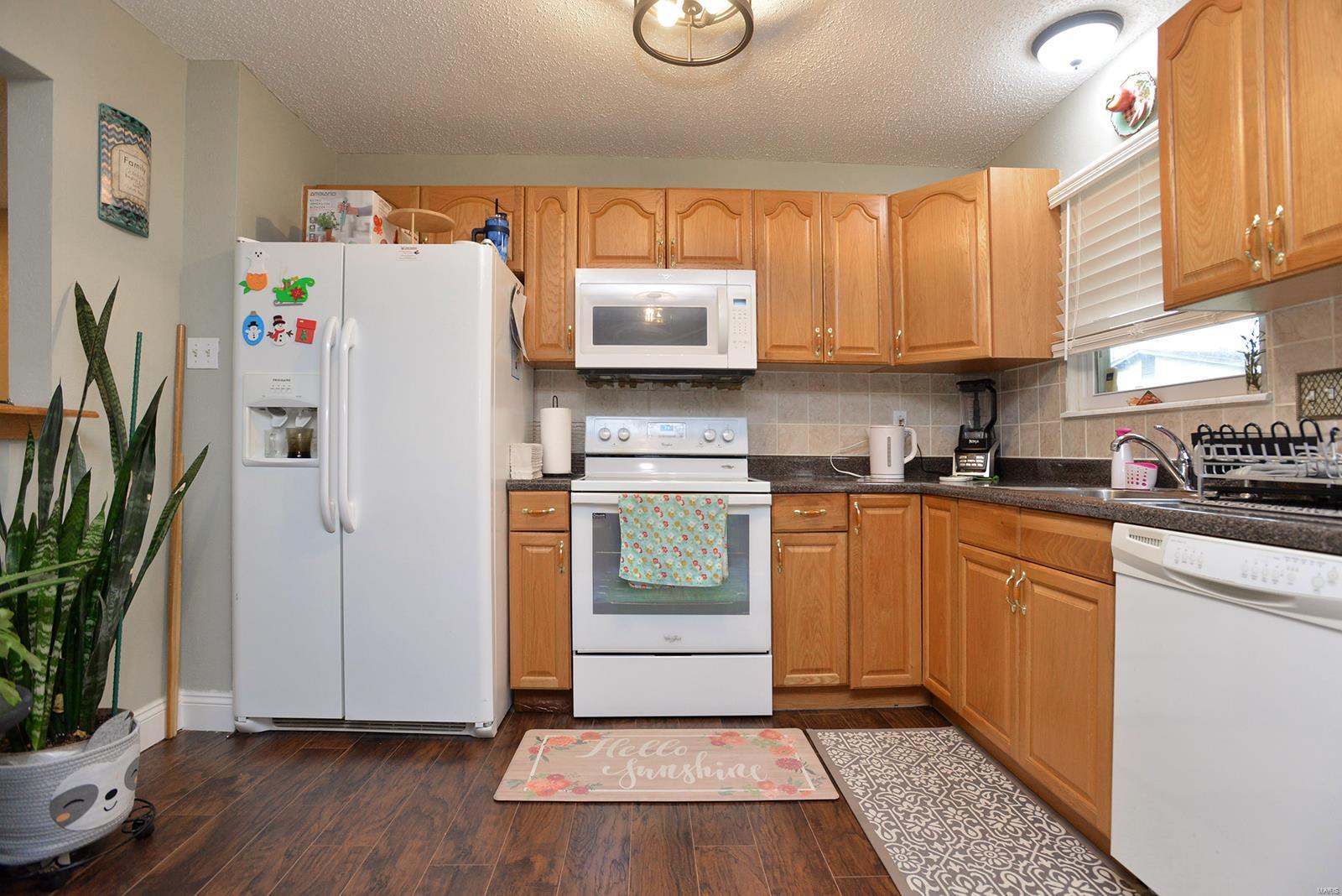 8629 MacKenzie Road St. Louis, MO 63123 - Photo 9 of 32 Gallery Image 9