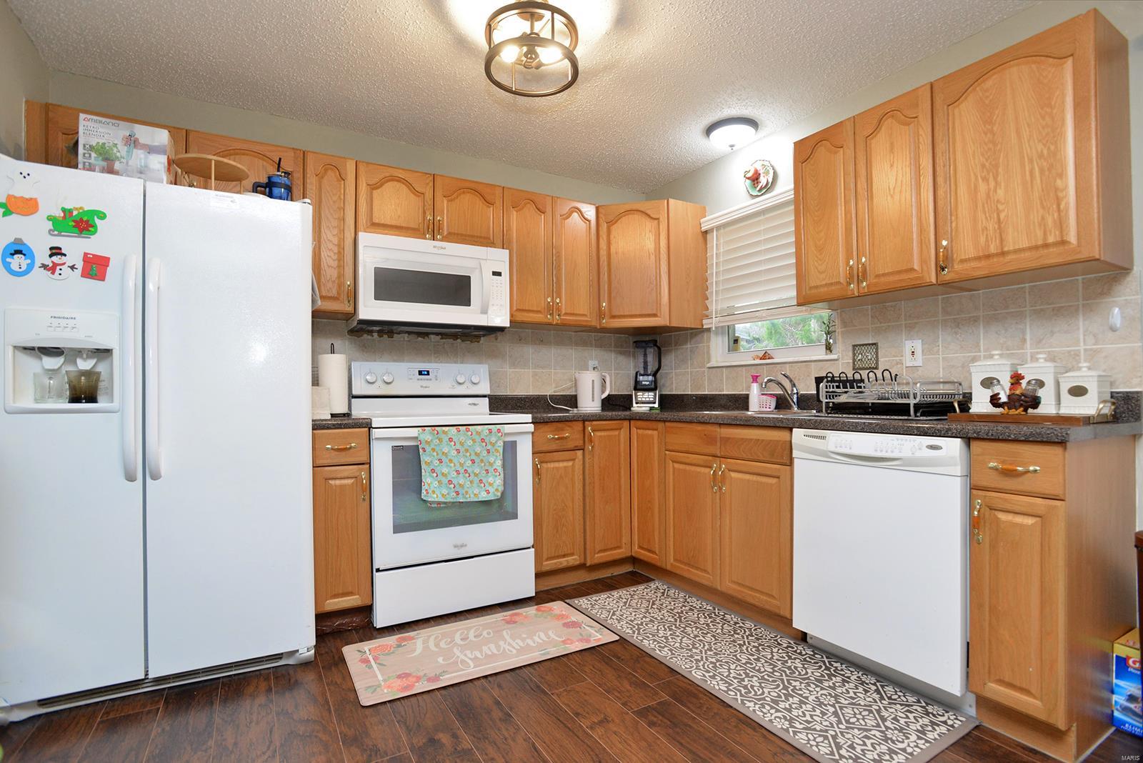 8629 MacKenzie Road St. Louis, MO 63123 - Photo 10 of 32 Gallery Image 10
