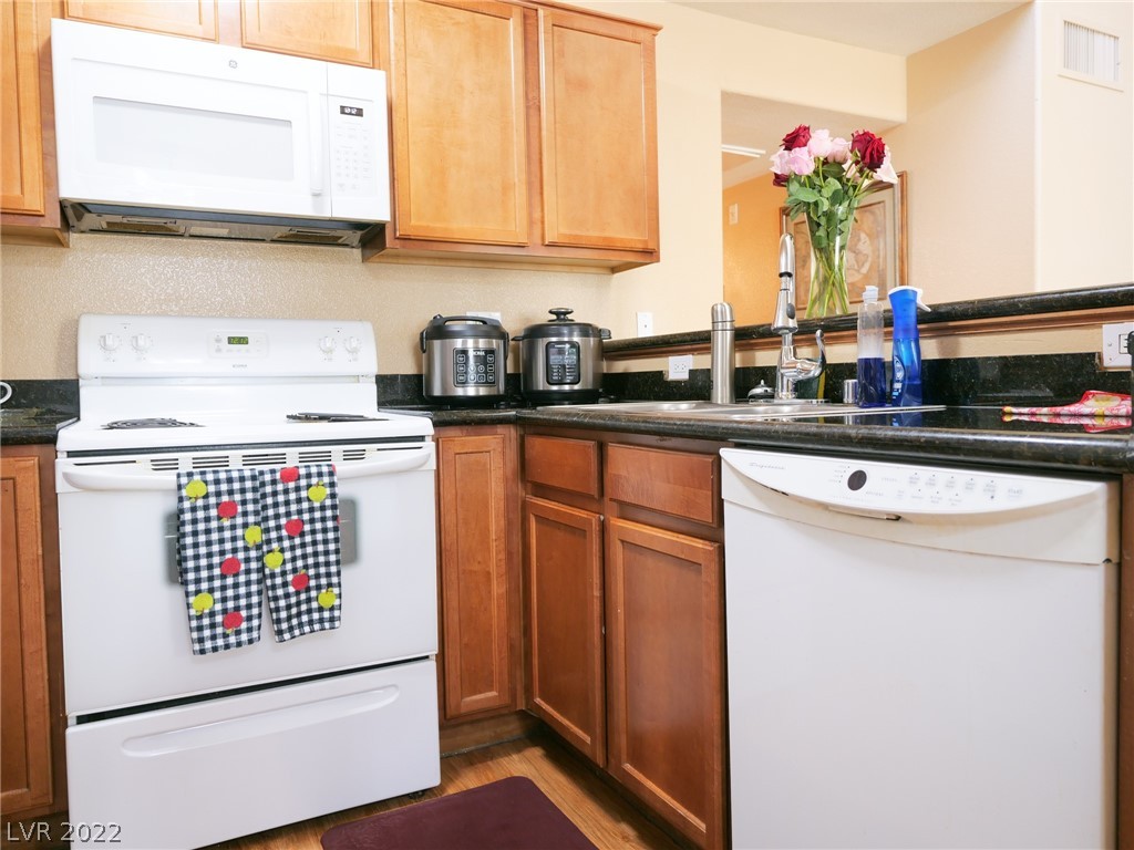 3145 East Flamingo Road, Unit 2054 Las Vegas, NV 89121 - Photo 7 of 17