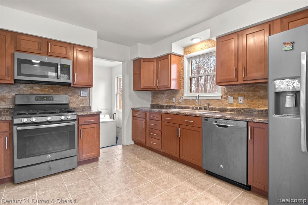 16004 Middlebelt Road Romulus, MI 48174 - Photo 7 of 24