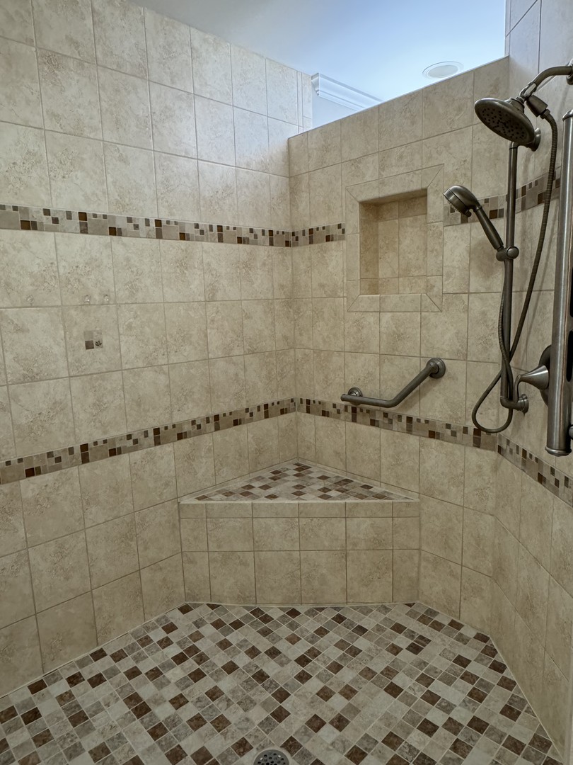 453 East Kay Street Herscher, IL 60941 - Photo 26 of 54 a bathroom with a shower