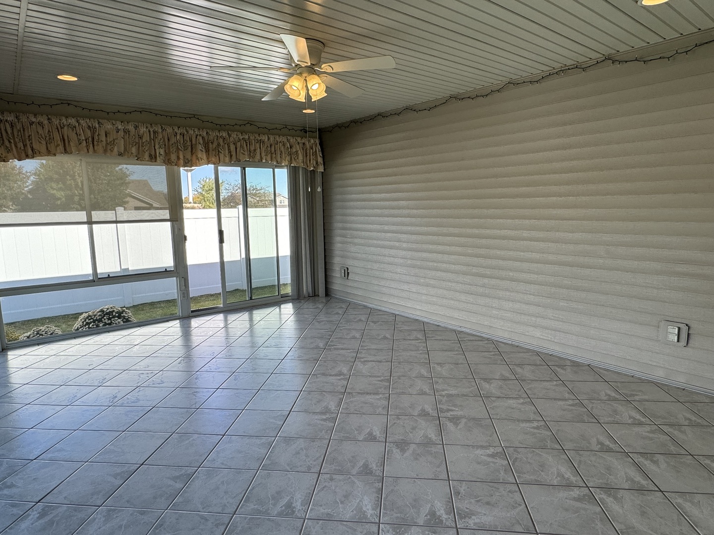 453 East Kay Street Herscher, IL 60941 - Photo 36 of 54 a view of an empty room with a window