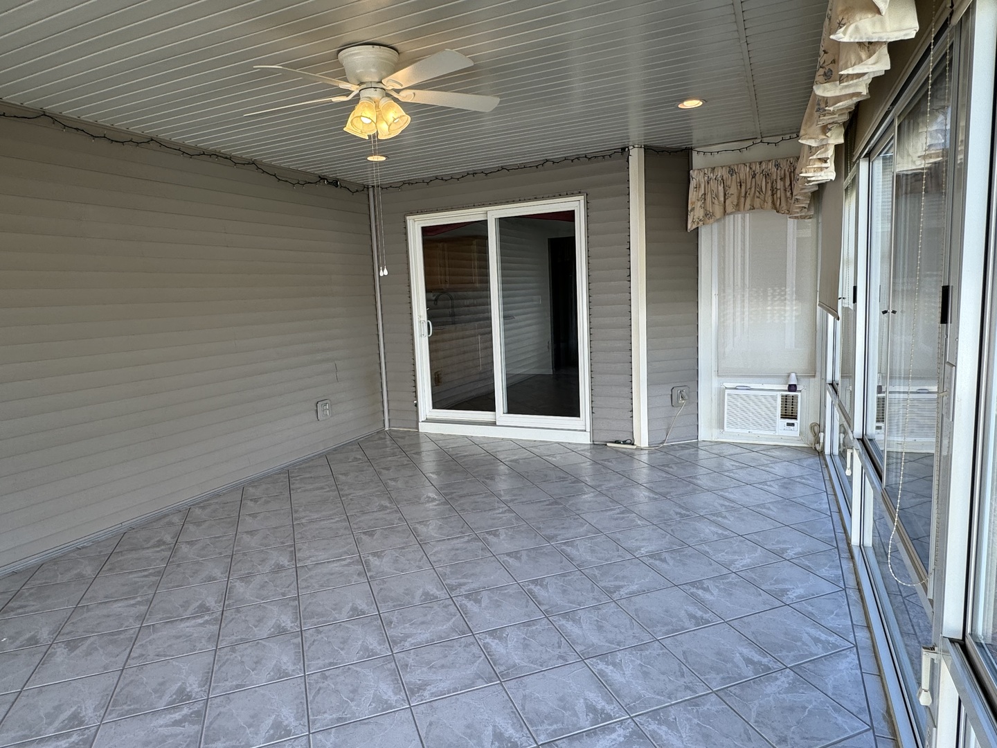 453 East Kay Street Herscher, IL 60941 - Photo 37 of 54 a view of empty room with a ceiling fan