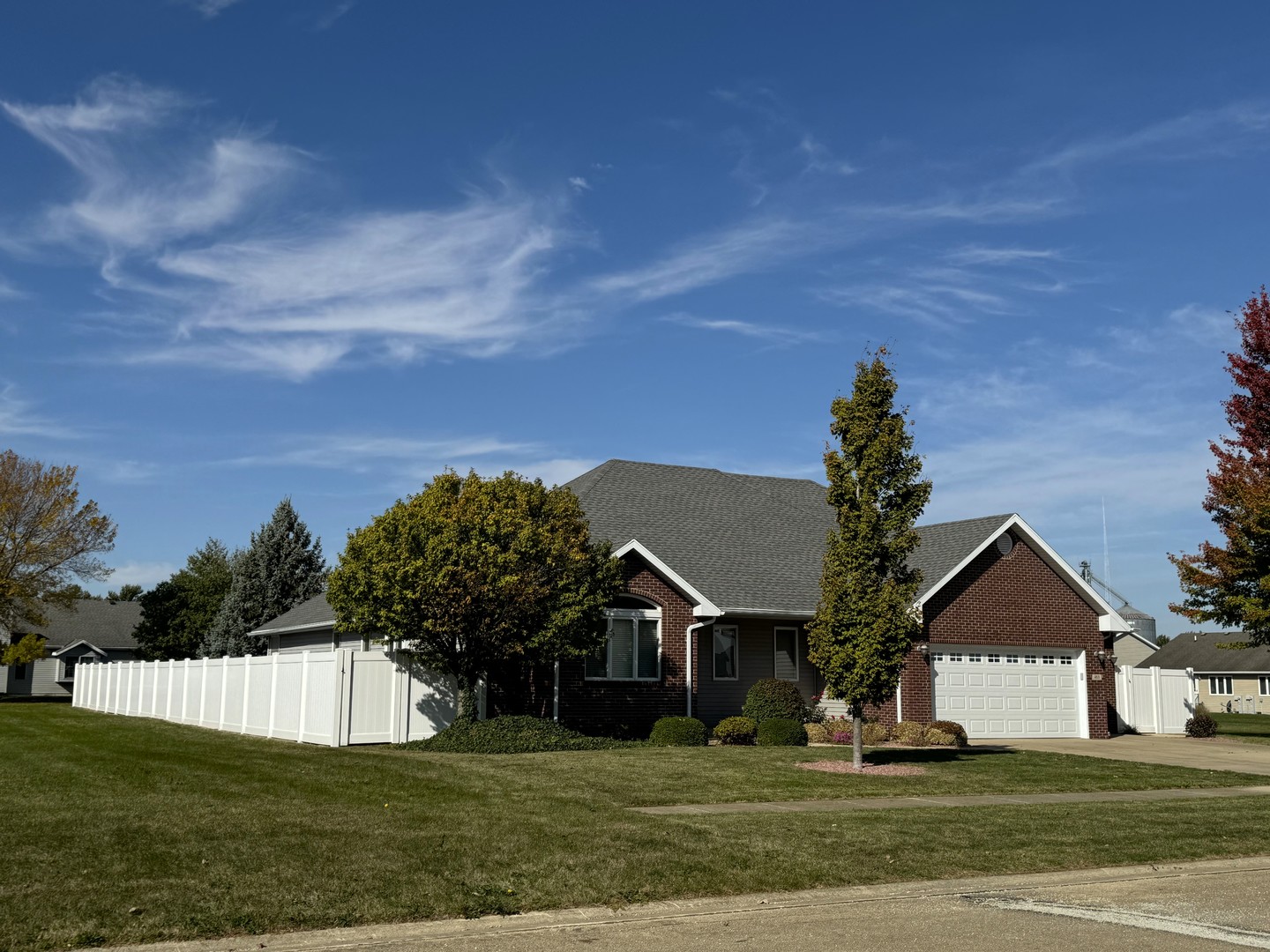 453 East Kay Street Herscher, IL 60941 - Photo 5 of 54 front view of a house with a yard