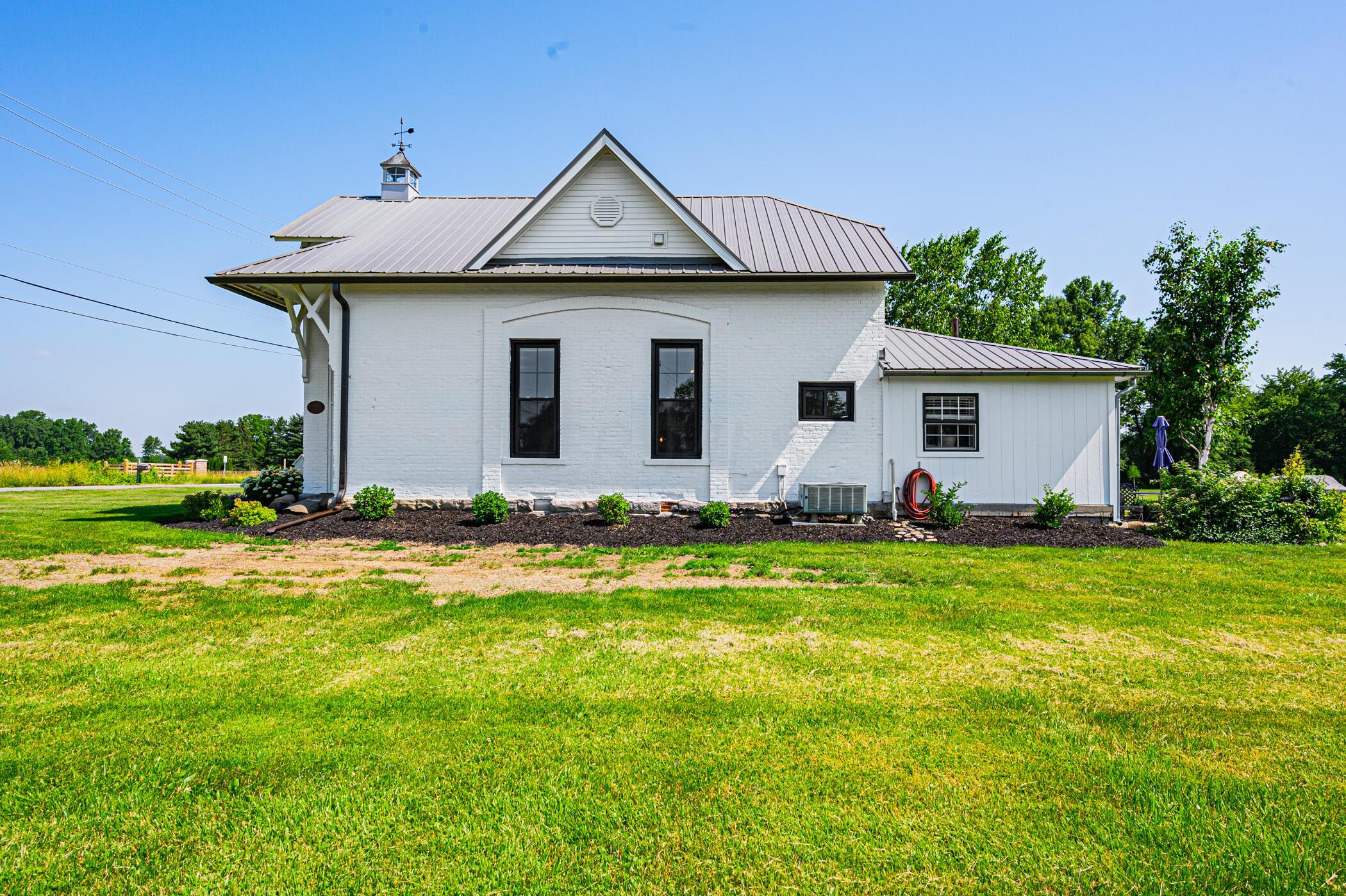 6711 Steitz Road Powell, OH 43065 - Photo 49 of 53 Side View