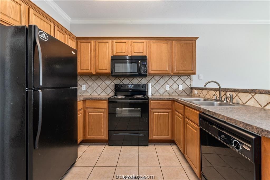 1001 Krenek Tap Road, Unit 2105 College Station, TX 77840 - Photo 8 of 24 Functional layout with ample cabinet space