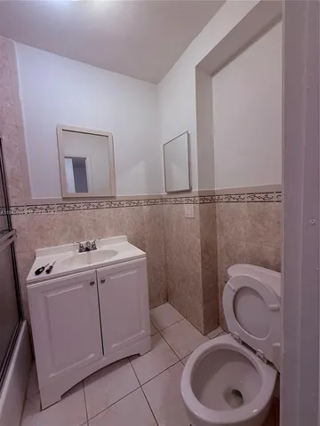 $289,900 | 6603 Winfield Boulevard, Unit B8, Margate, FL 33063