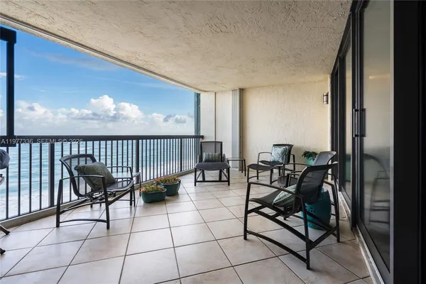 $2,295,000 | 19670 South Beach Road, Unit PHA4, Tequesta, FL 33469