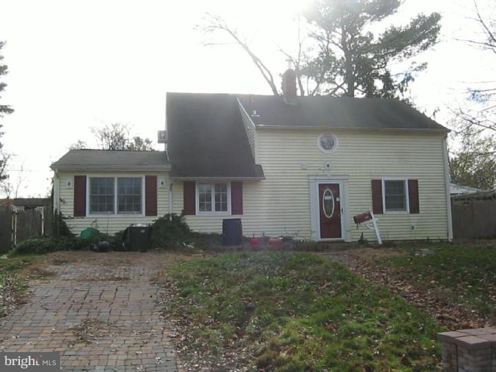 136 Idlewild Road Levittown, PA 19057 - Photo 1 of 6 Gallery Image 1