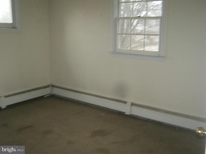136 Idlewild Road Levittown, PA 19057 - Photo 2 of 6 Gallery Image 2