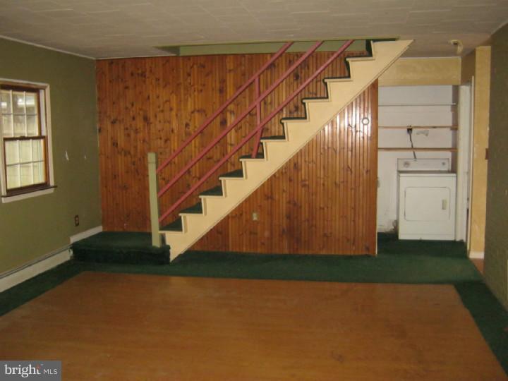 136 Idlewild Road Levittown, PA 19057 - Photo 4 of 6 Gallery Image 4