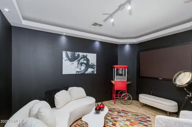 $725,000 | 2914 North 48th Place, Phoenix, AZ 85018