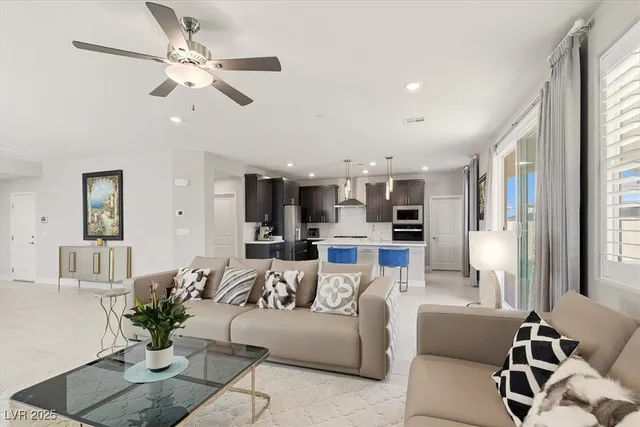 $767,990 | 433 Canary Song Drive, Henderson, NV 89011