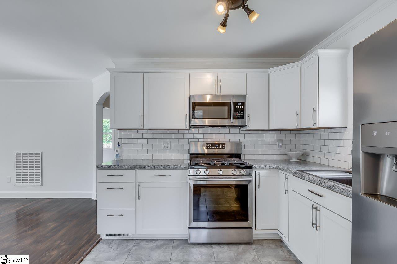 609 Perry Road Greenville, SC 29609 - Photo 14 of 33 Gallery Image 14