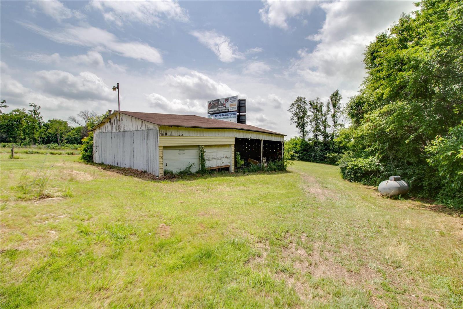 29298 Burch Road Jerseyville, IL 62052 - Photo 27 of 30 Gallery Image 27