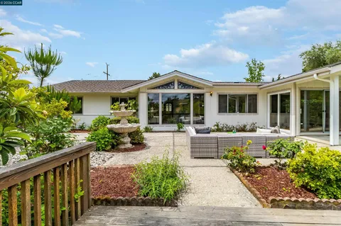 $1,880,000 | 61 Sullivan Drive, Moraga, CA 94556
