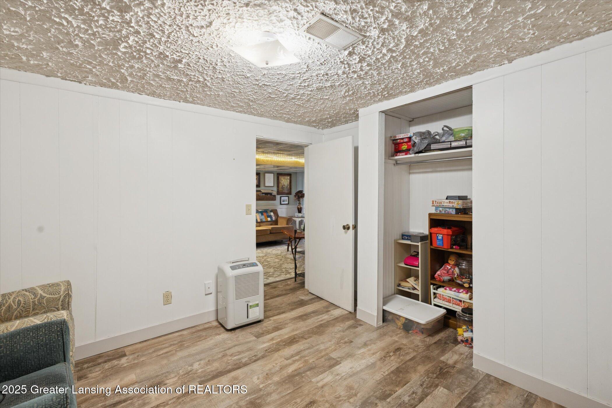 1383 Northcrest Road Lansing, MI 48906 - Photo 32 of 40 33-1383-Northcrest-Rd-Lansing-MI-48906-W