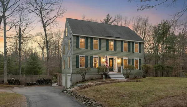 $925,000 | 155 Chase Road, South Hampton, NH 03827