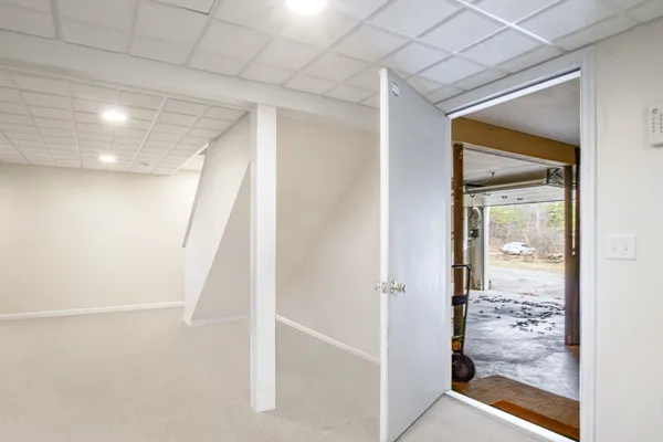 $925,000 | 155 Chase Road, South Hampton, NH 03827