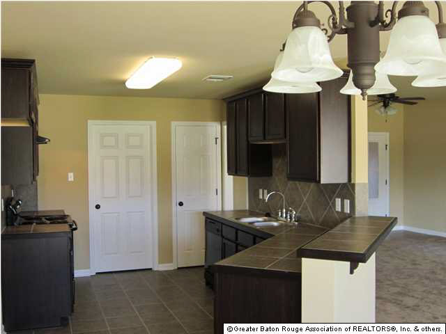 9393 Lockhart Road Denham Springs, LA 70726 - Photo 5 of 14 Gallery Image 5
