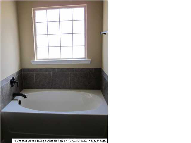 9393 Lockhart Road Denham Springs, LA 70726 - Photo 10 of 14 Gallery Image 10