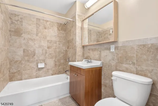 $2,065 | 520 Belleville Avenue, Unit E208, Belleville, NJ 07109