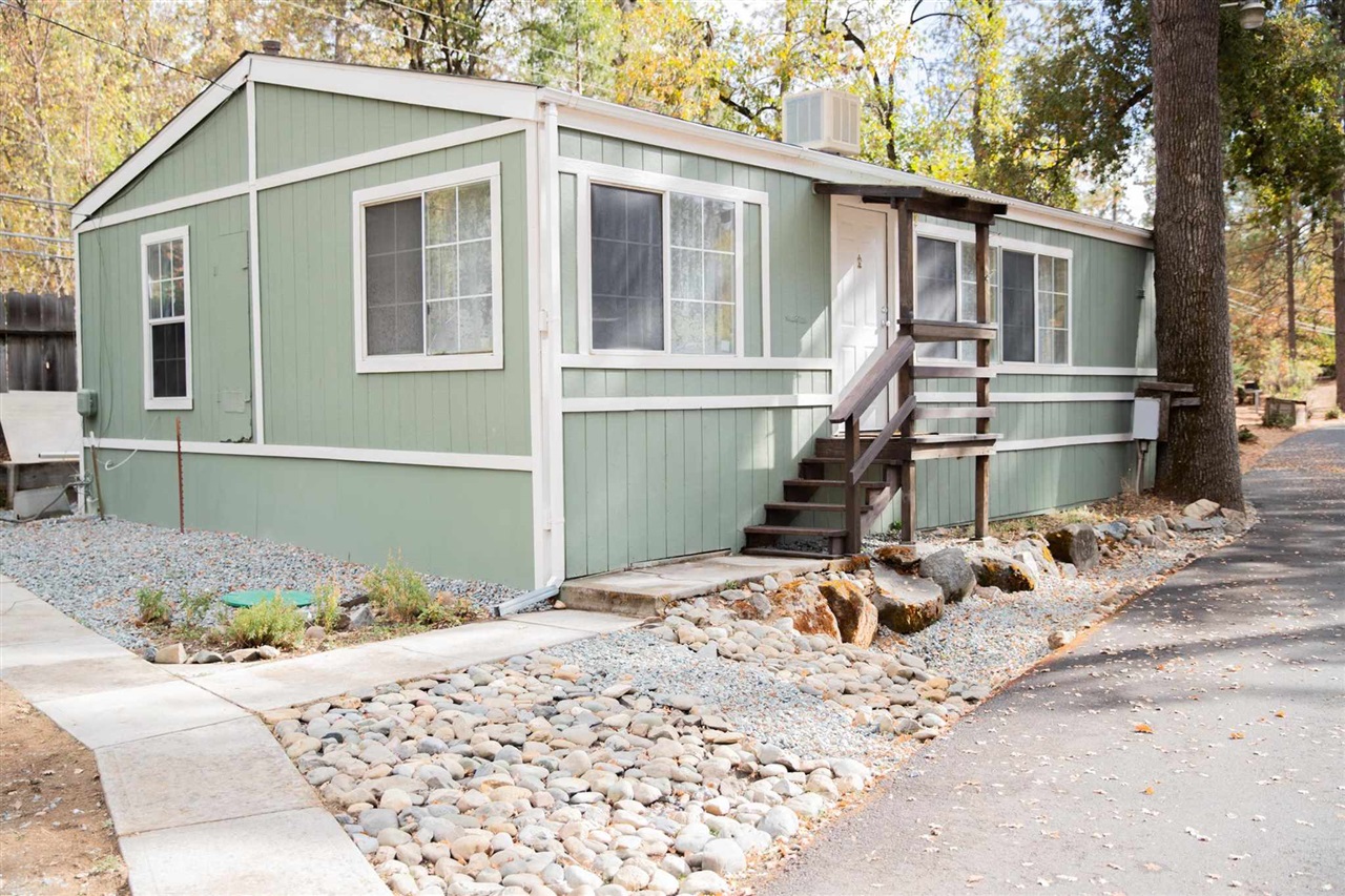 View of manufactured / mobile home