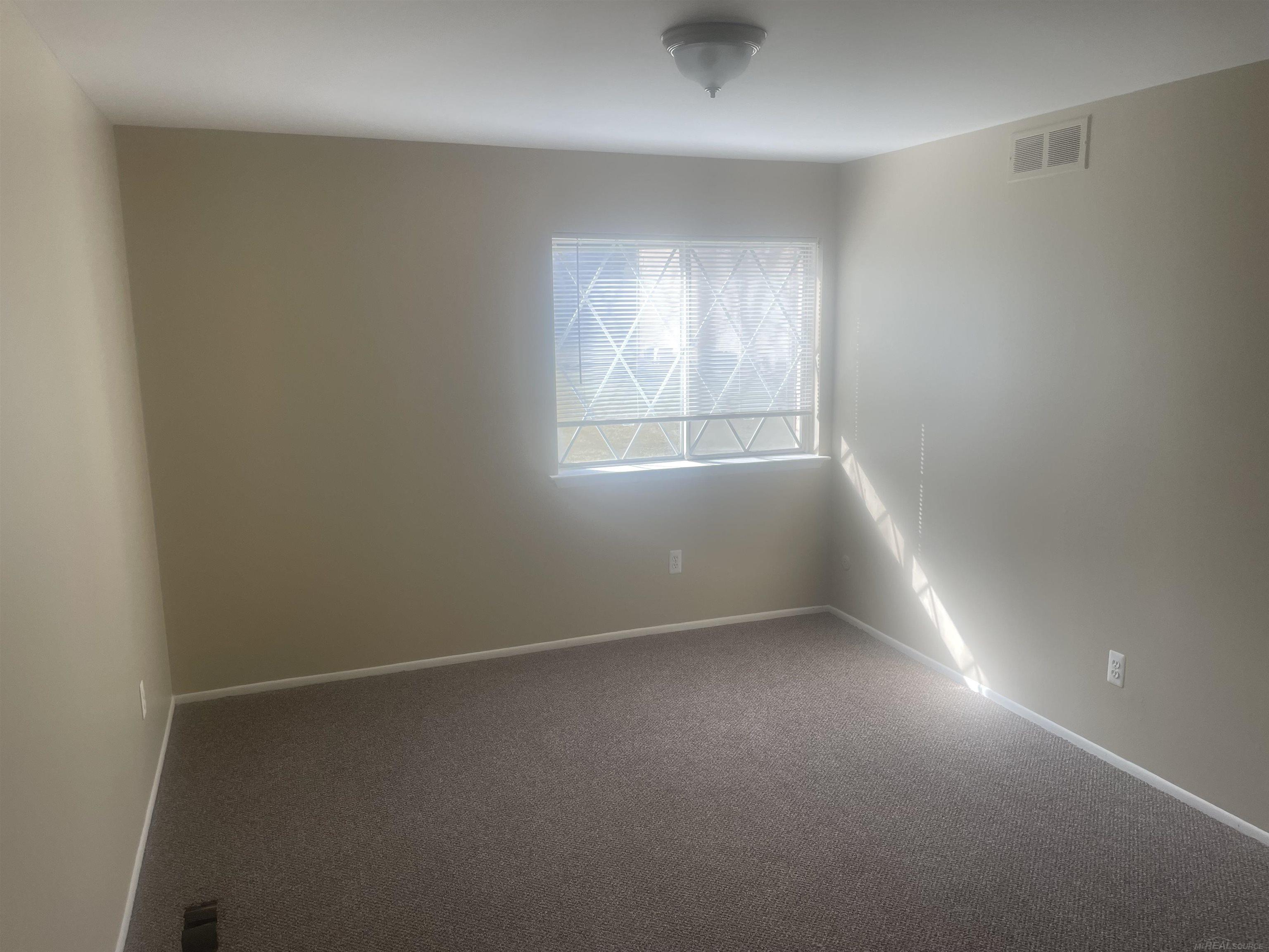 29201 Hayes Road, Unit 42 Warren, MI 48088 - Photo 7 of 27 50135264-2d85f223-5bd2-4ebf-863c-c691d92aff54.JPG