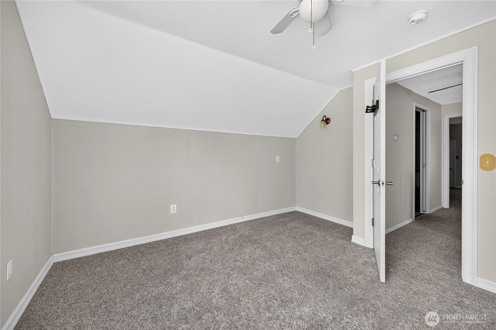 6502 Avondale Road Southwest, Unit 4 Lakewood, WA 98499 - Photo 25 of 34