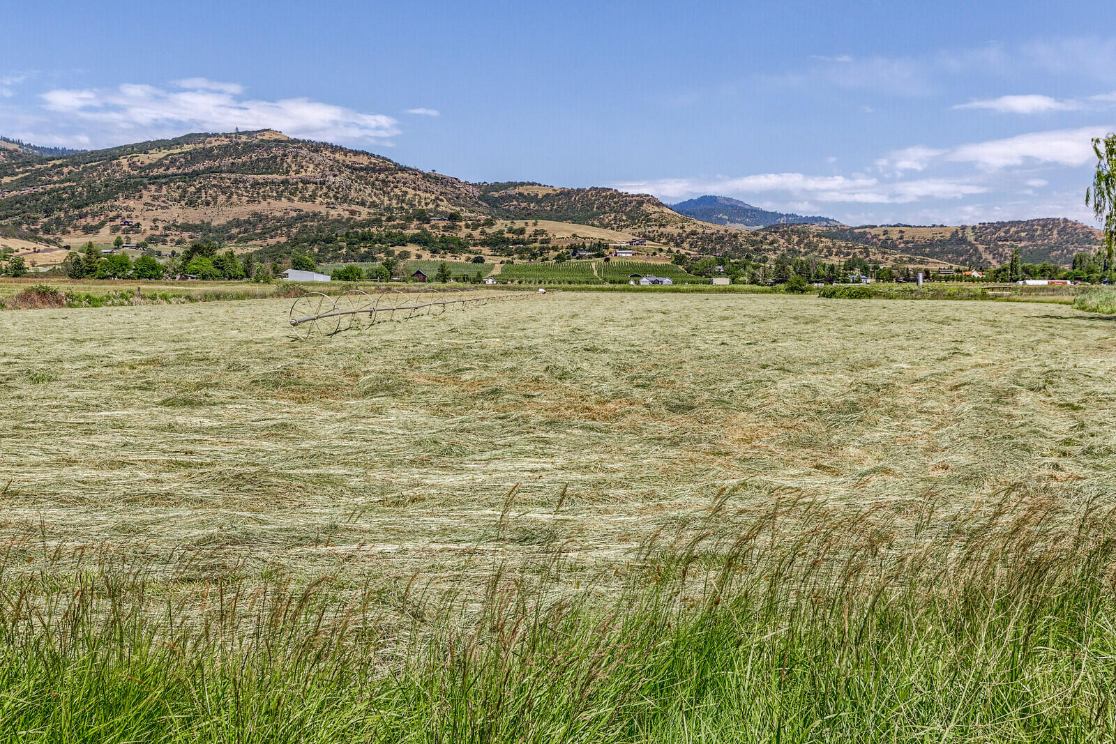 4756 Fern Valley Road Medford, OR 97504 - Photo 7 of 89 a view of lake with mountain