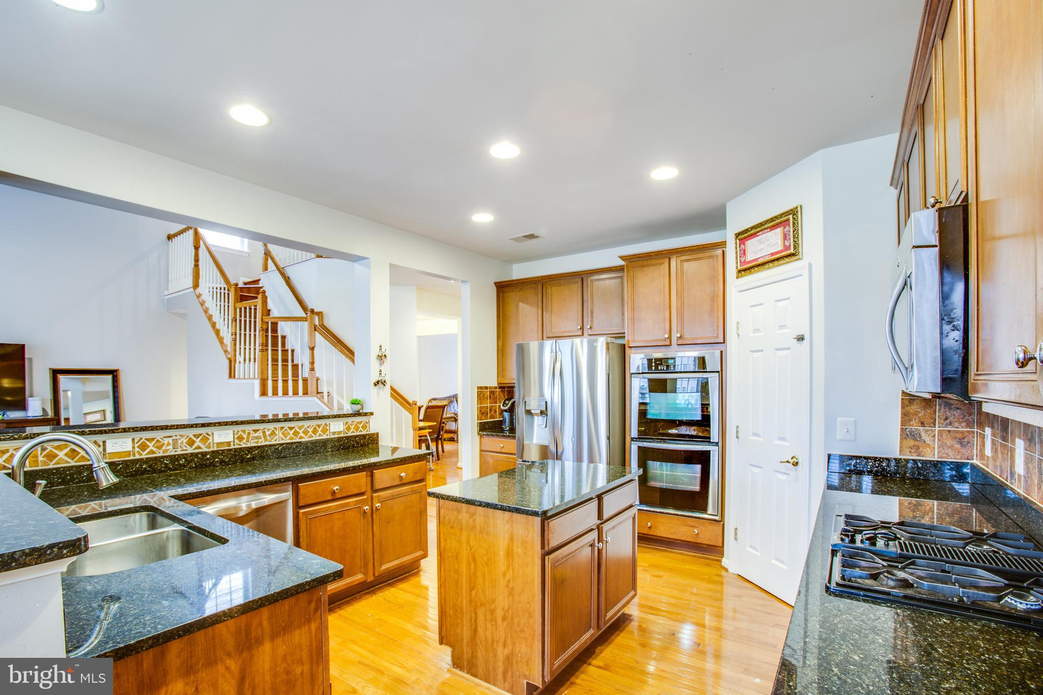 2613 Cast Off Loop Woodbridge, VA 22191 - Photo 13 of 52 Gourmet kitchen