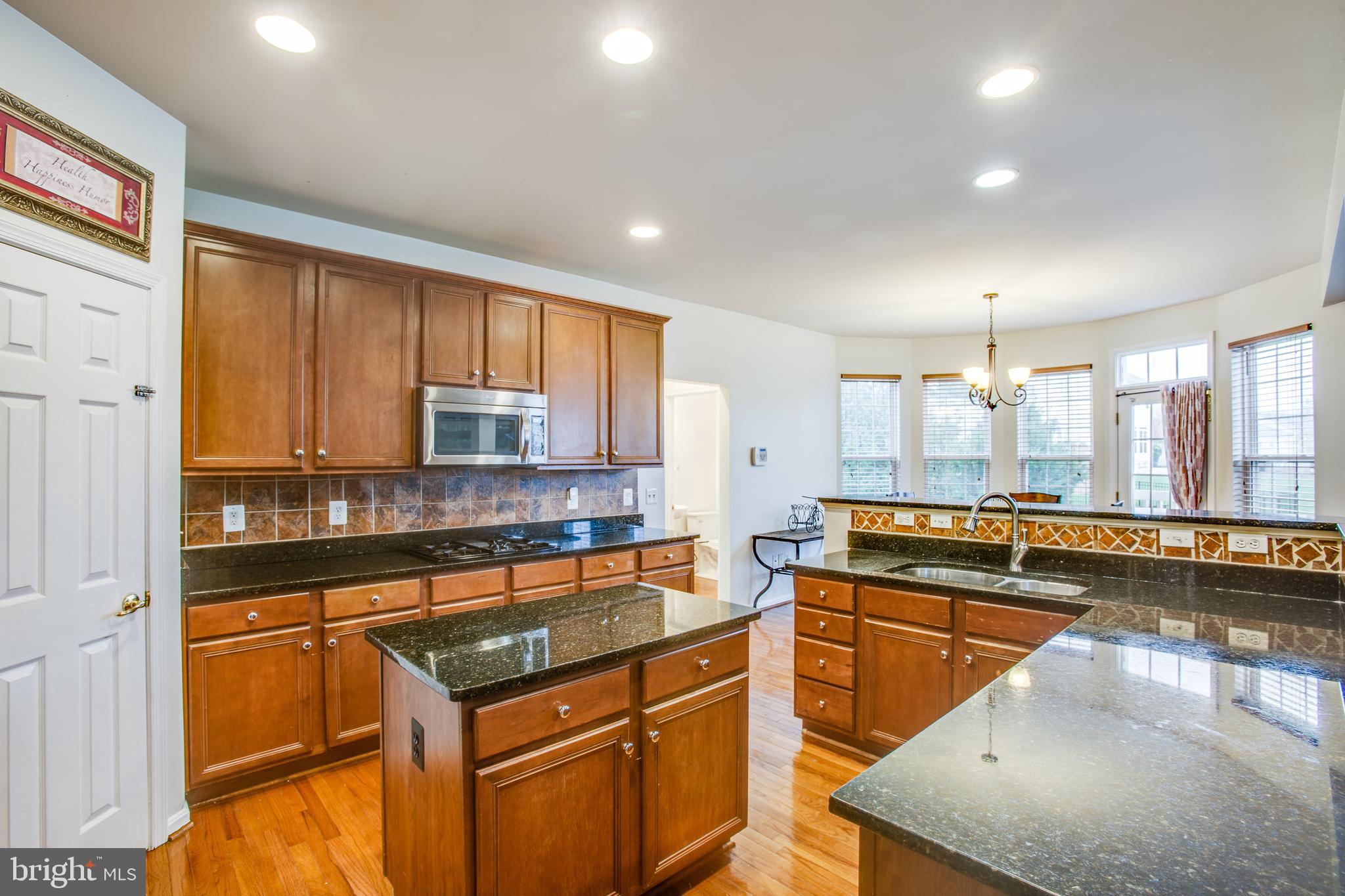 2613 Cast Off Loop Woodbridge, VA 22191 - Photo 14 of 52 Gourmet kitchen