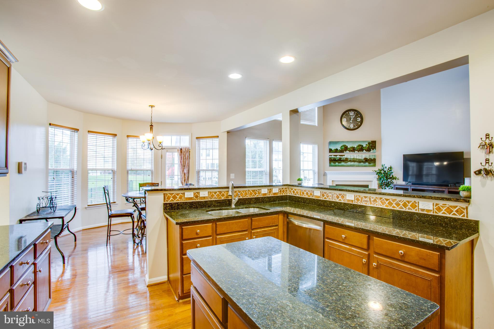 2613 Cast Off Loop Woodbridge, VA 22191 - Photo 15 of 52 Gourmet kitchen