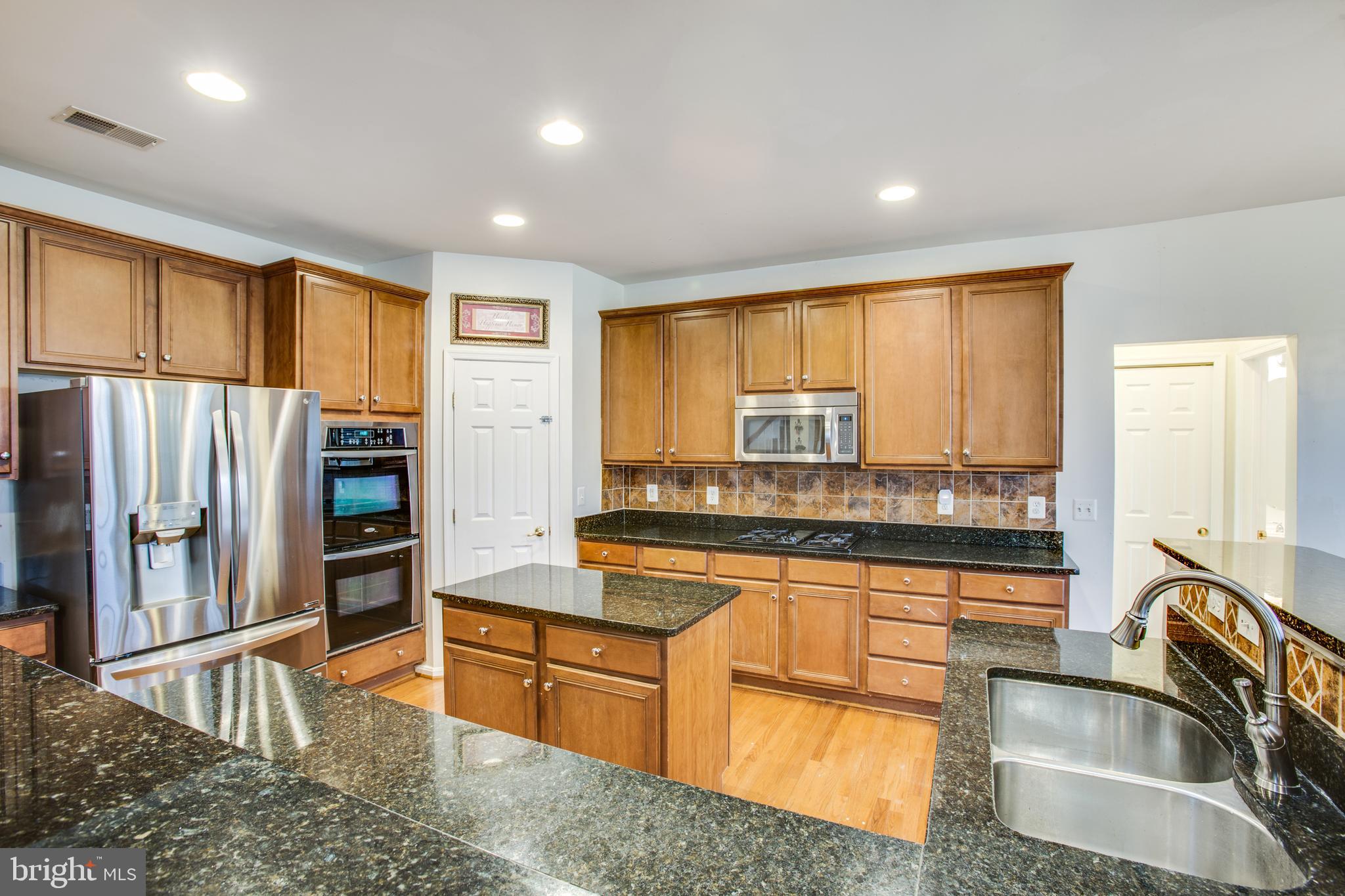 2613 Cast Off Loop Woodbridge, VA 22191 - Photo 16 of 52 Gourmet kitchen