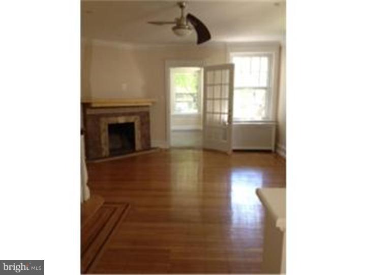 6111 Nassau Road Philadelphia, PA 19151 - Photo 3 of 22 Living Room