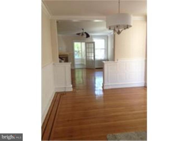 6111 Nassau Road Philadelphia, PA 19151 - Photo 4 of 22 Dining Room