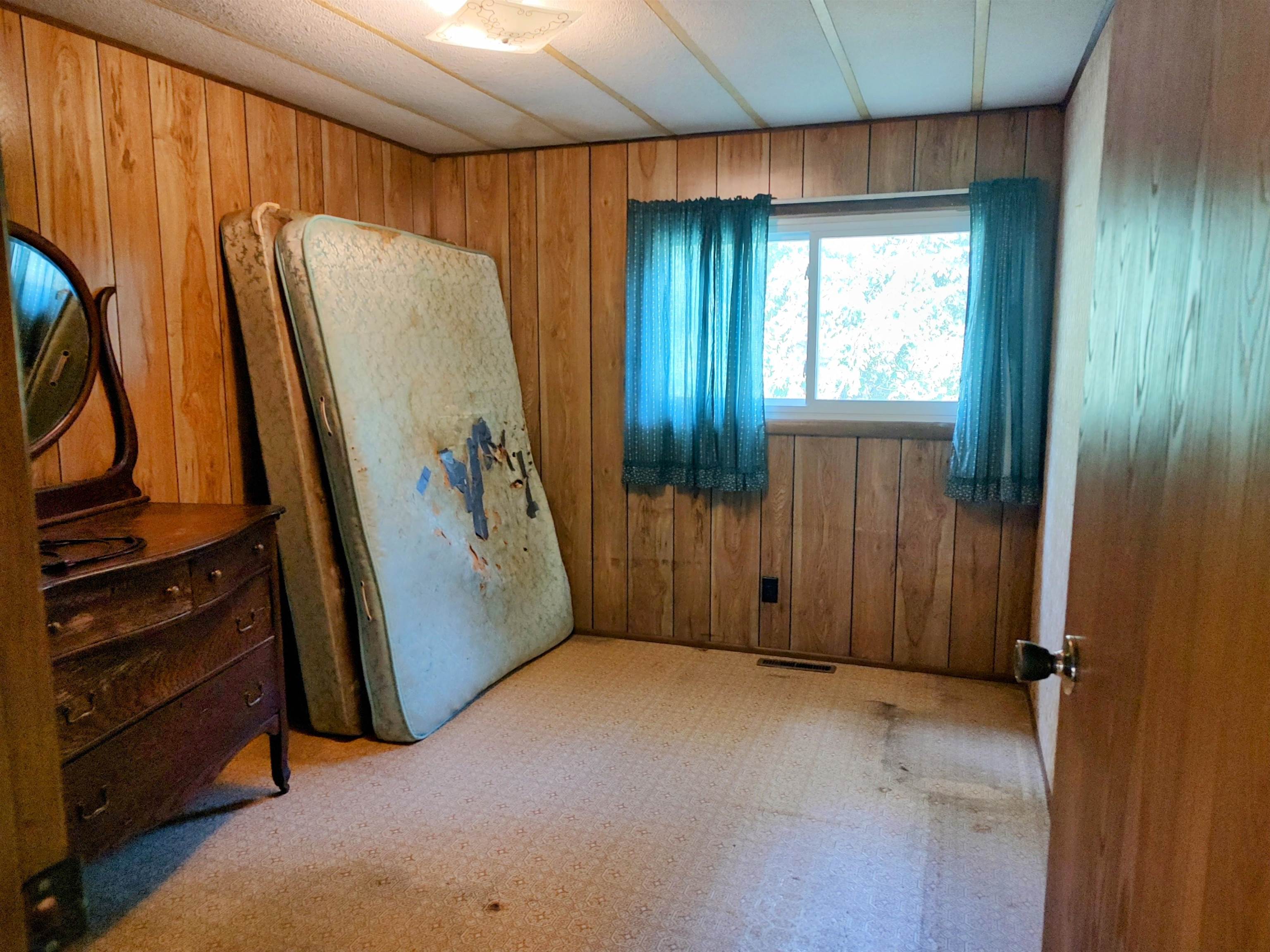 2044 South School Road Sterling, MI 48659 - Photo 7 of 14 1924839-09095d6b-3217-4a48-9744-6206daef7467.JPG